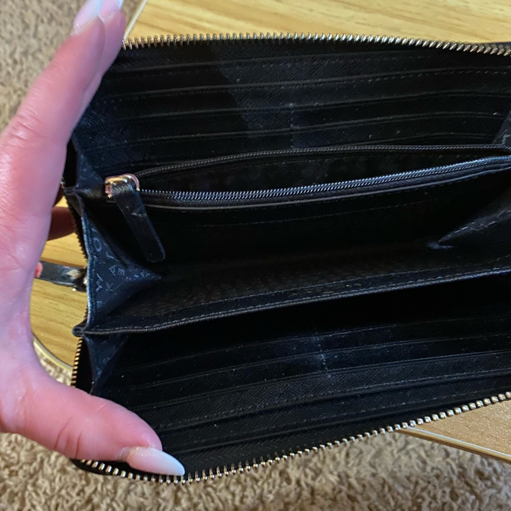 Kate spade ♠️ wallet - Picture 2 of 8